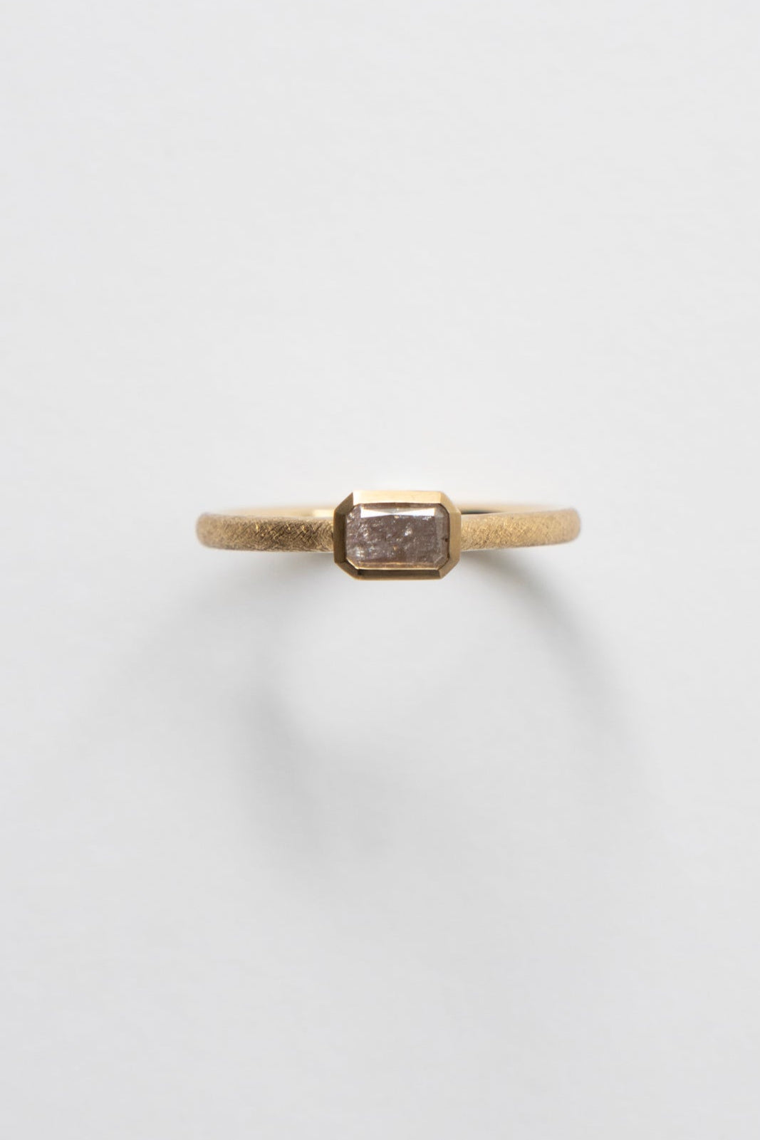 simmon Seta Radiant Cut Cracked Pink Inclusion Diamond Bezel Set Ring /K18
