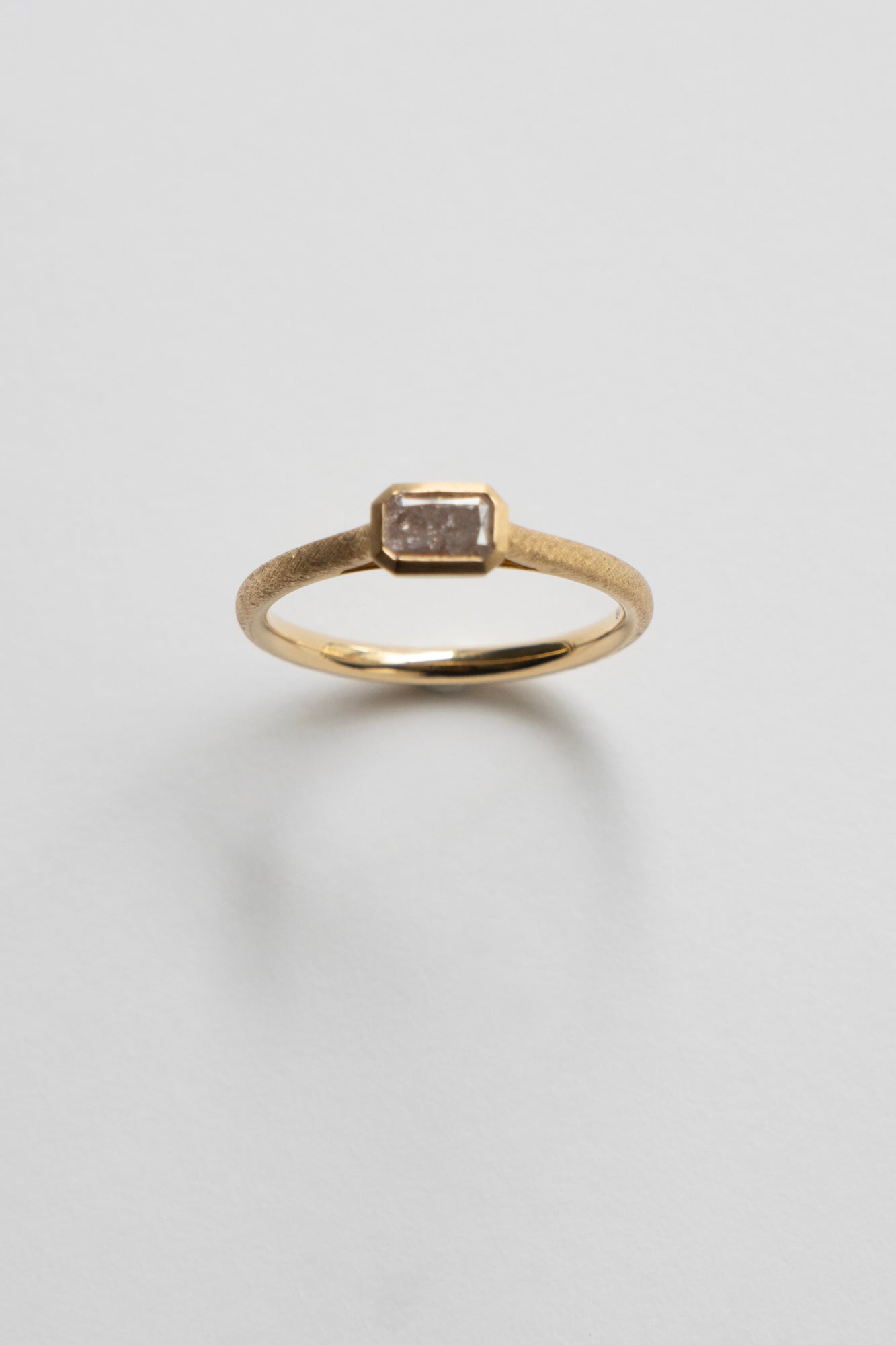 simmon Seta Radiant Cut Cracked Pink Inclusion Diamond Bezel Set Ring /K18