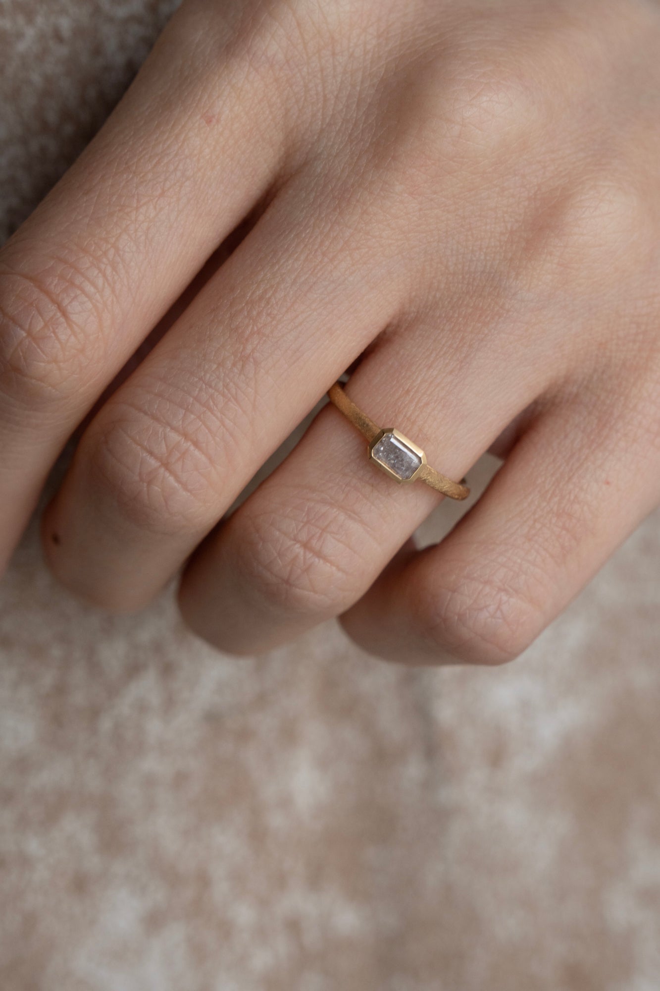 simmon Seta Radiant Cut Cracked Pink Inclusion Diamond Bezel Set Ring /K18