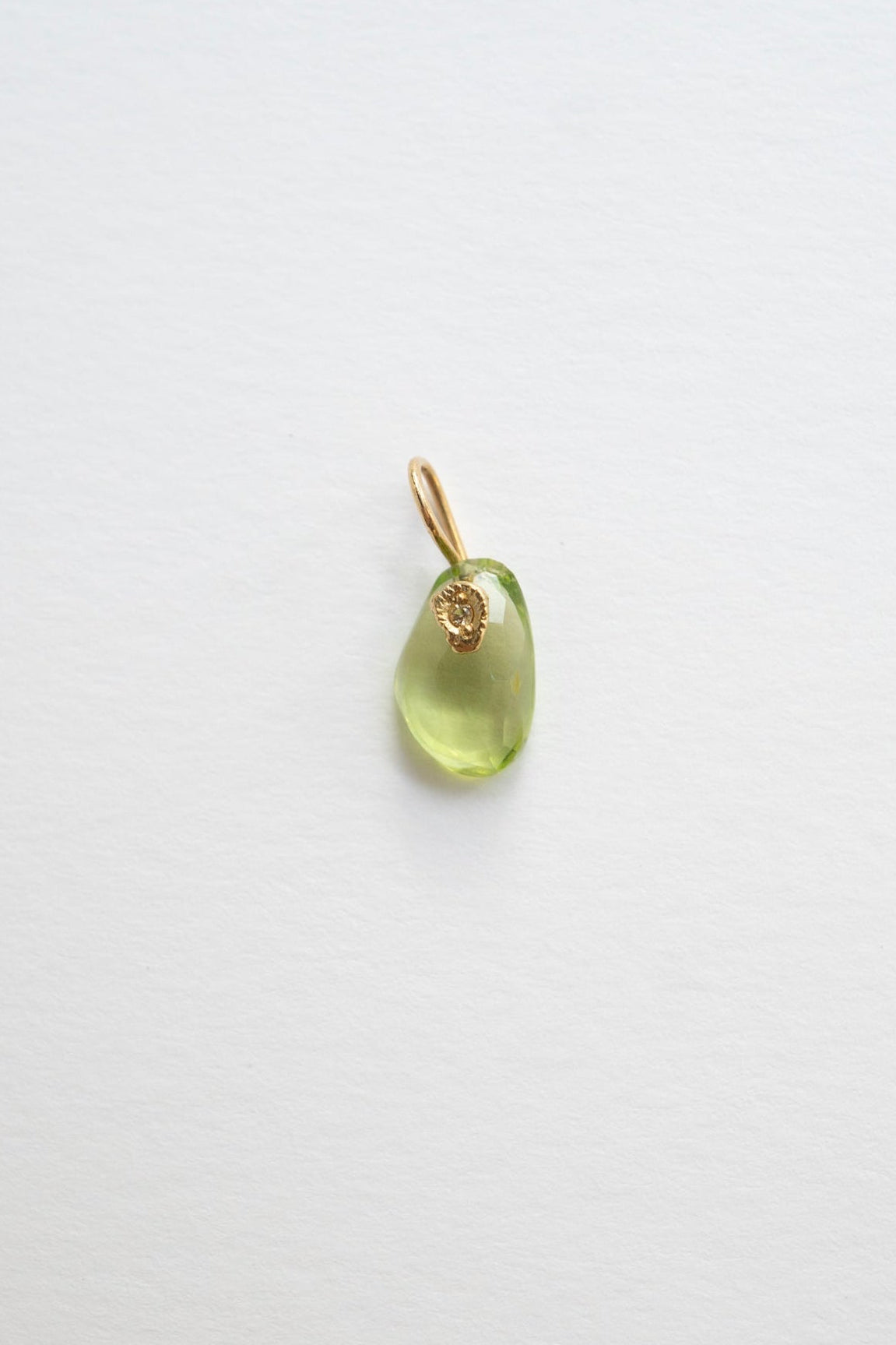 MONAKA jewellery Flat Peridot Necklace Charm Top /K18