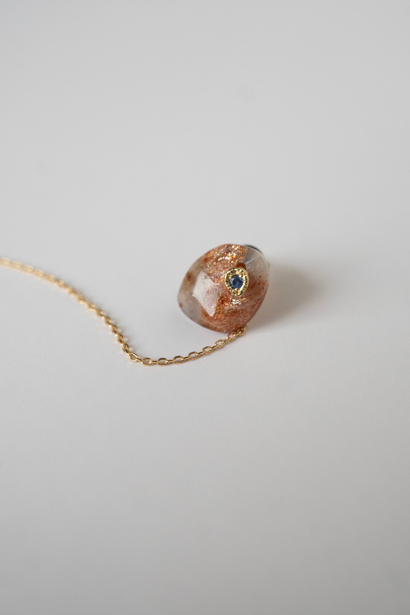 MONAKAjewellery Flat Sunstone Pierce /K18