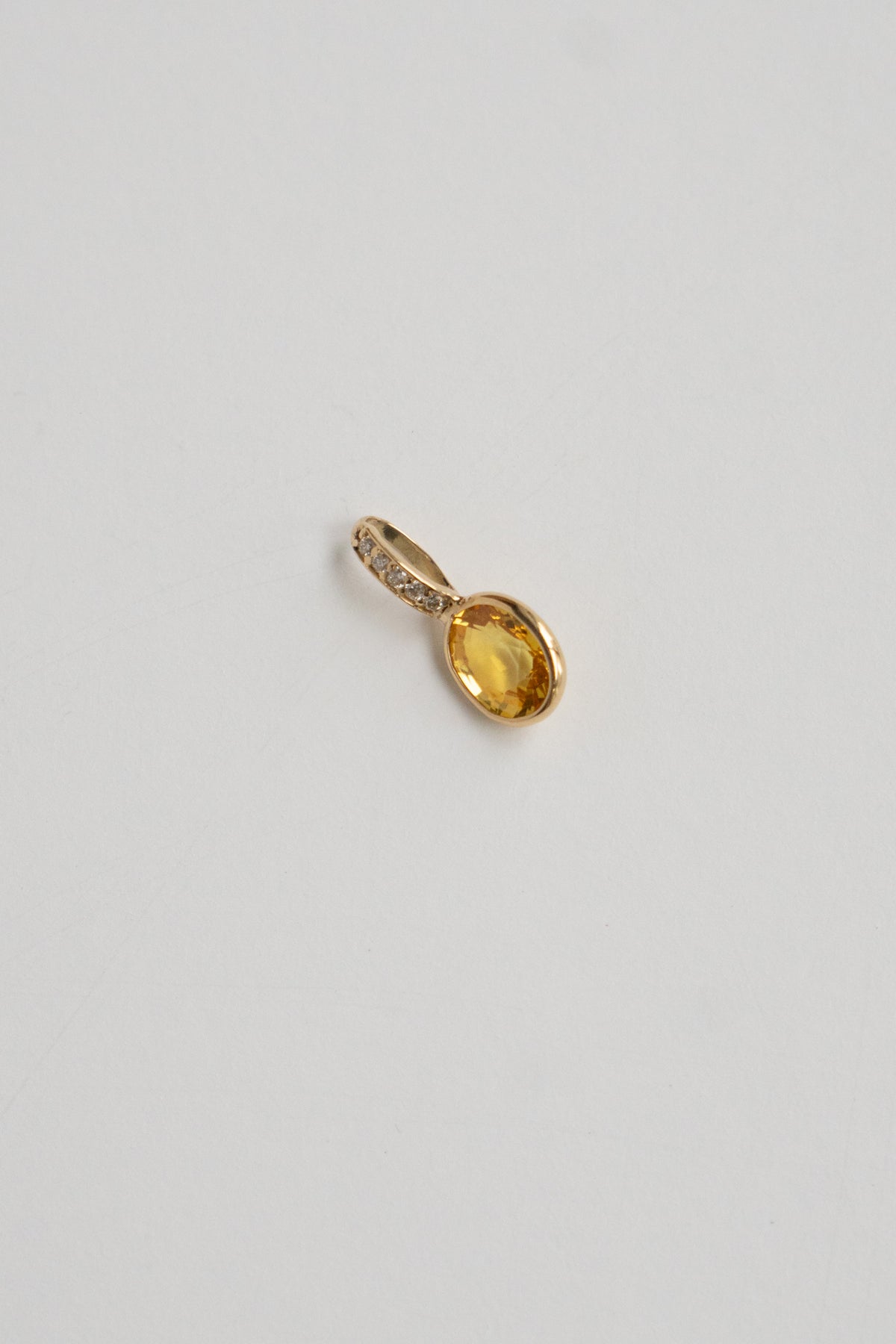 bohem Tiny Charm Top Yellow Sapphire /K18