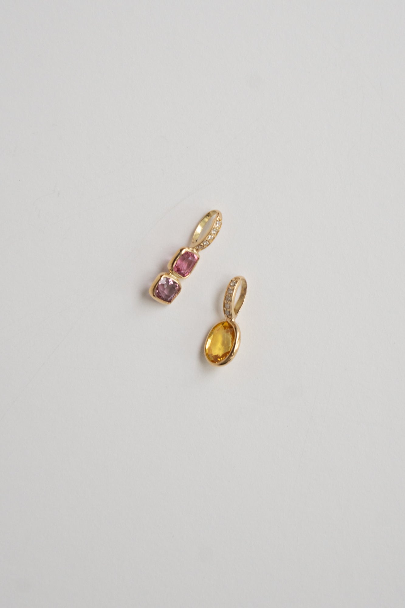 bohem Tiny Charm Top Yellow Sapphire /K18
