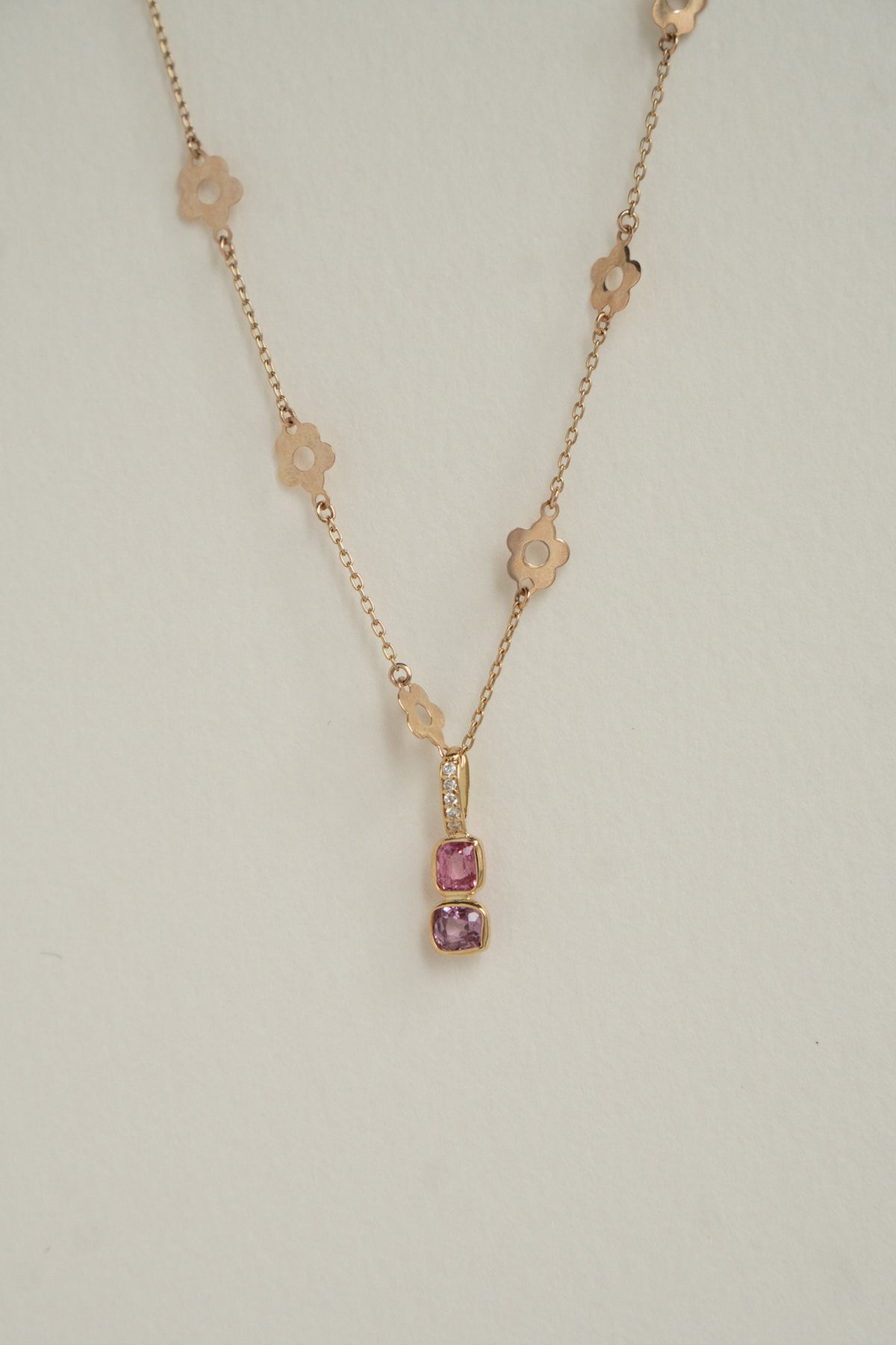 bohem Tiny Charm Top Pink Spinel /K18