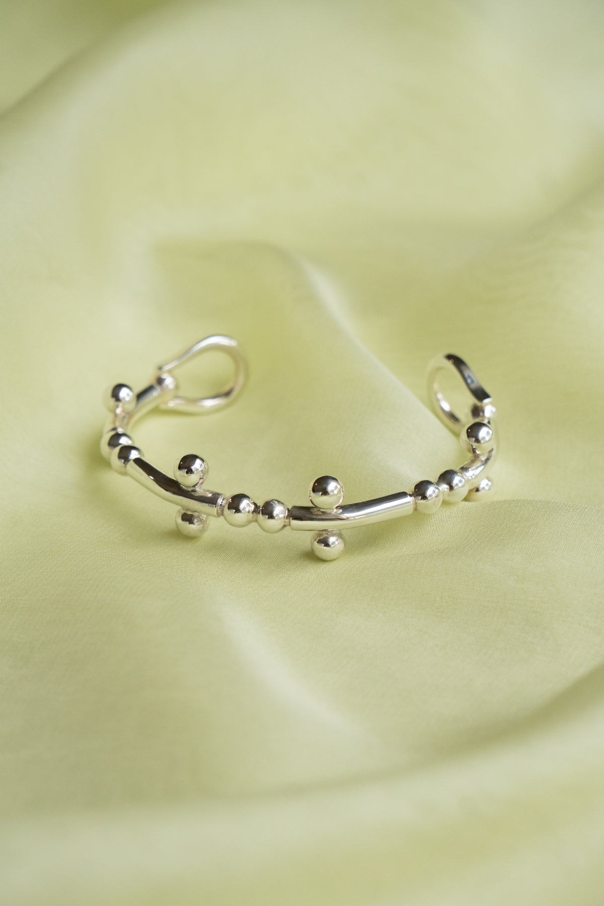 WAKAN SILVER SMITH Breastplate Cross Junction Bangle /Silver
