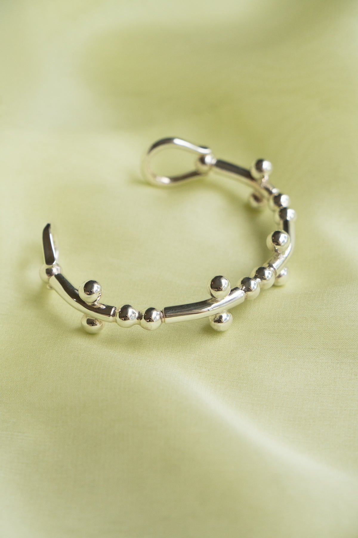 WAKAN SILVER SMITH Breastplate Cross Junction Bangle /Silver