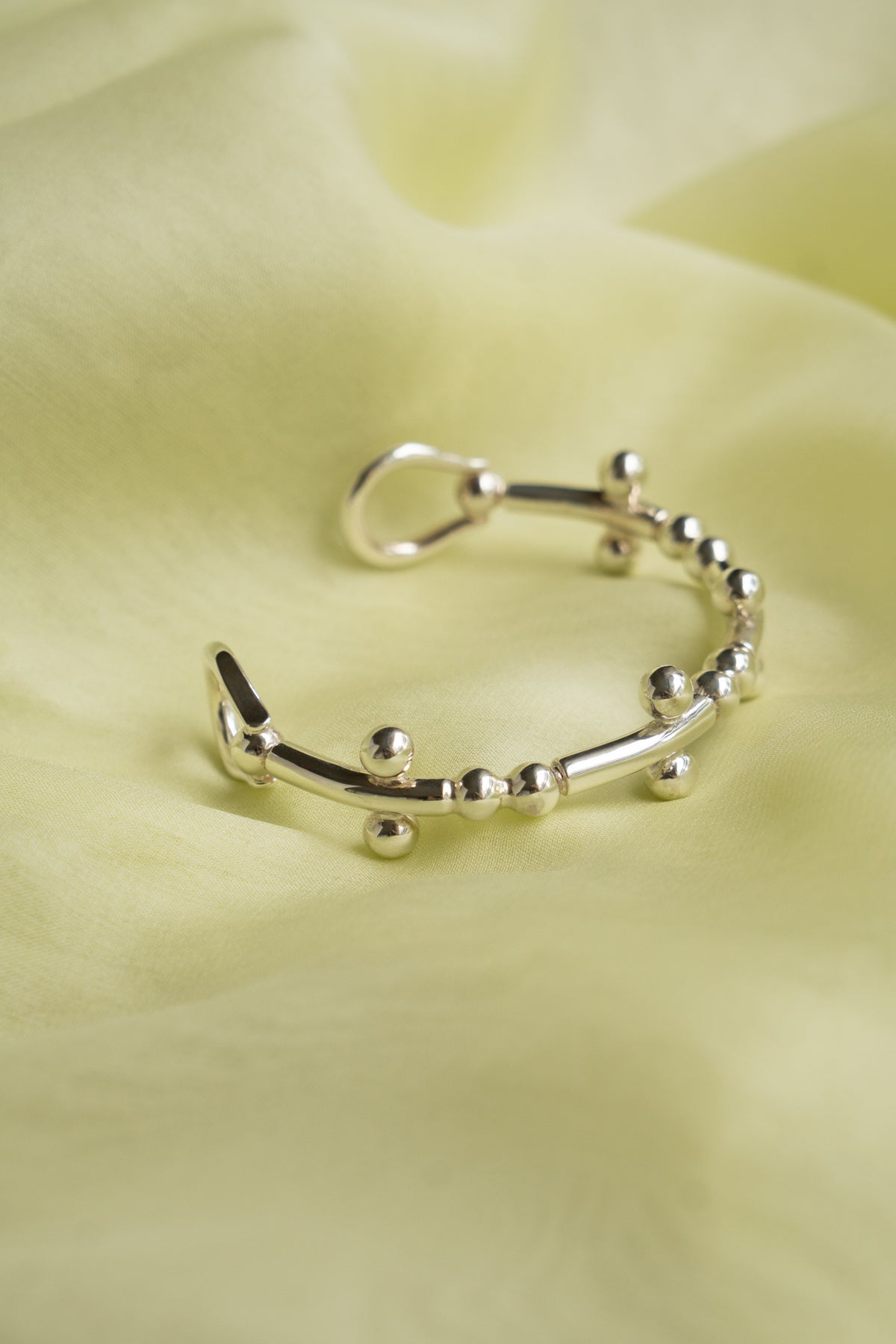 WAKAN SILVER SMITH Breastplate Cross Junction Bangle /Silver