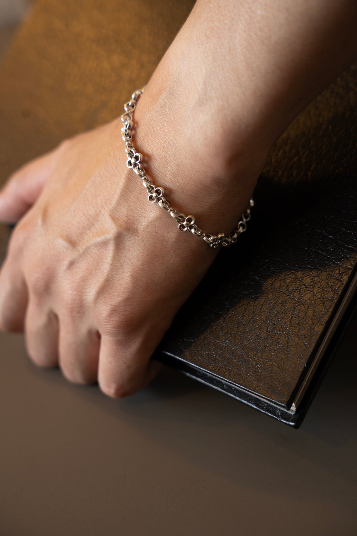 GEROCHRISTO The Flower Chain Bracelet /Silver