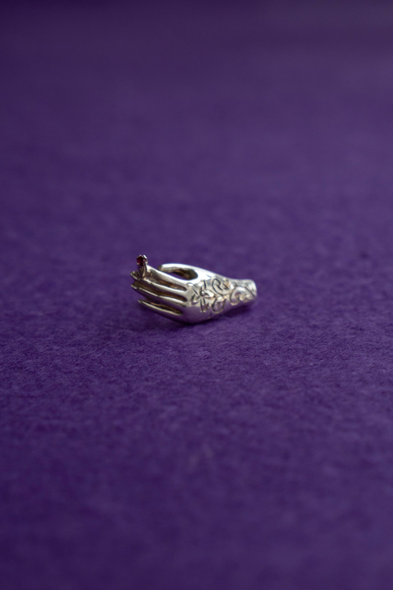 PALA FIGA Hand Pierce Ruby Tobacco Tattoo /Silver