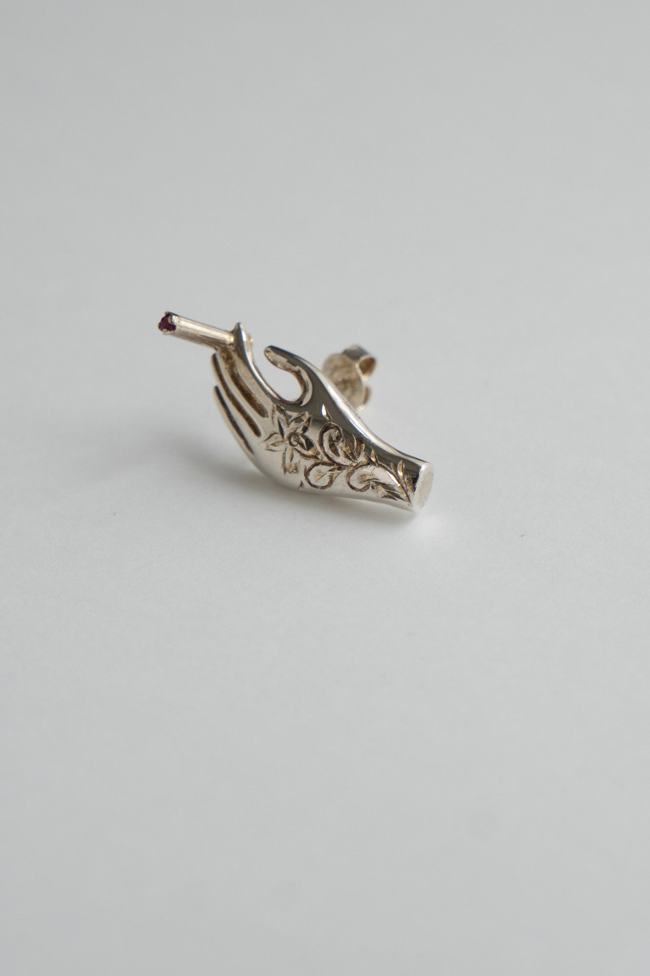 PALA FIGA Hand Pierce Ruby Tobacco Tattoo /Silver
