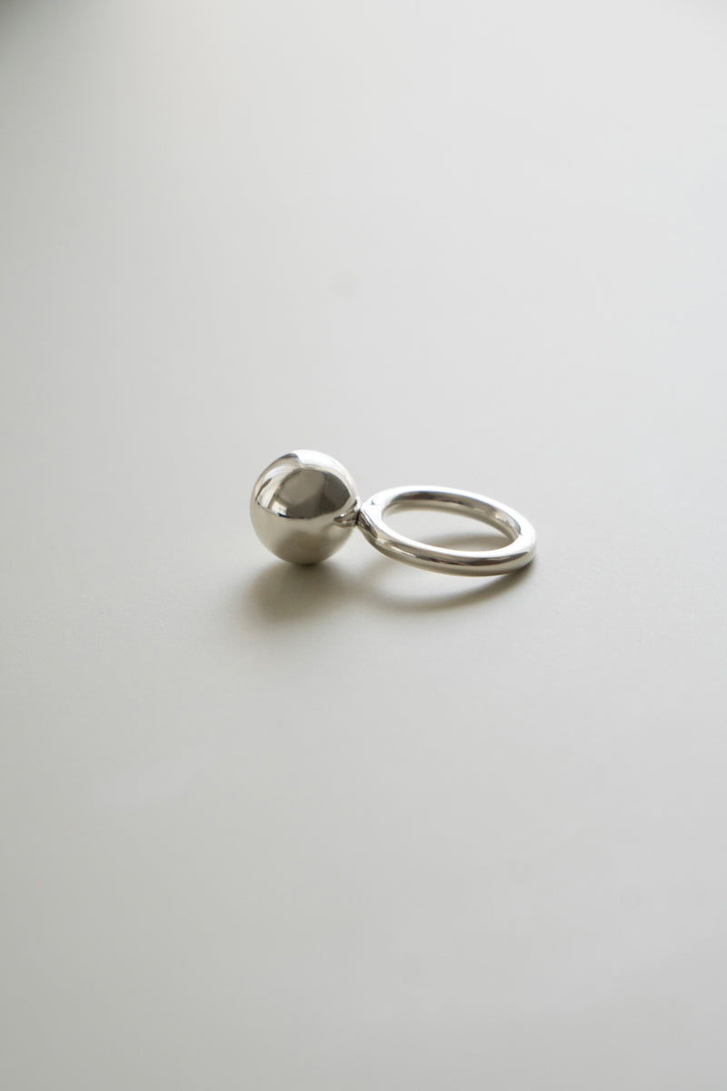 ANNIKAINEZ Pivot Sphere ring /SV