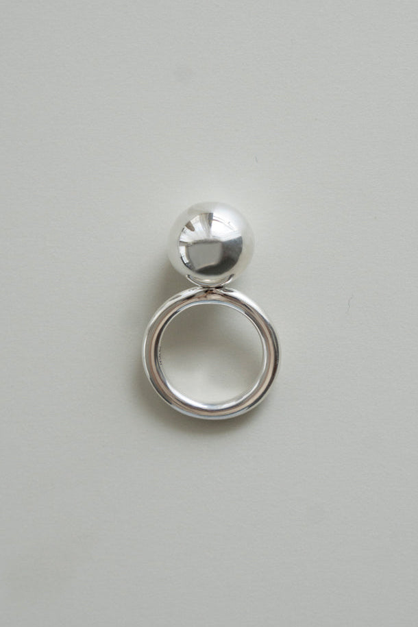 ANNIKA INEZ Pivot Sphere ring /Silver