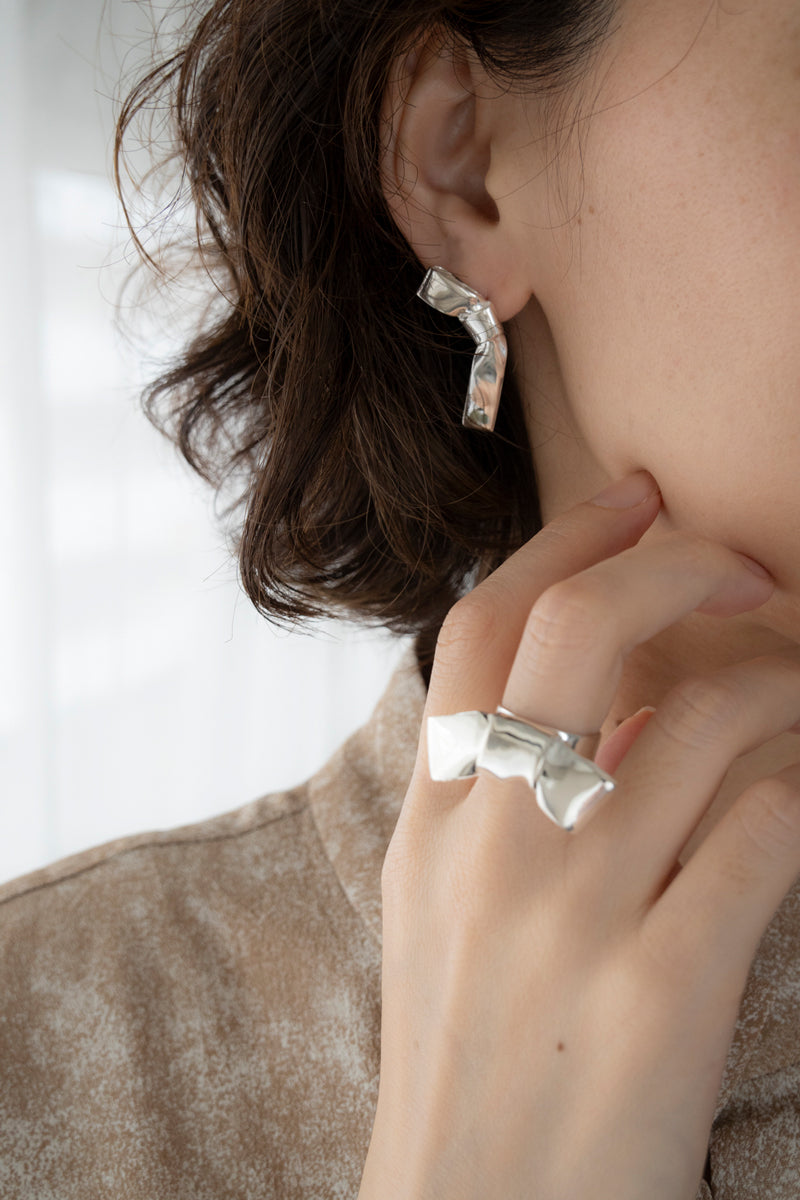 ANNIKAINEZ Cravat pierced earrings /SV 