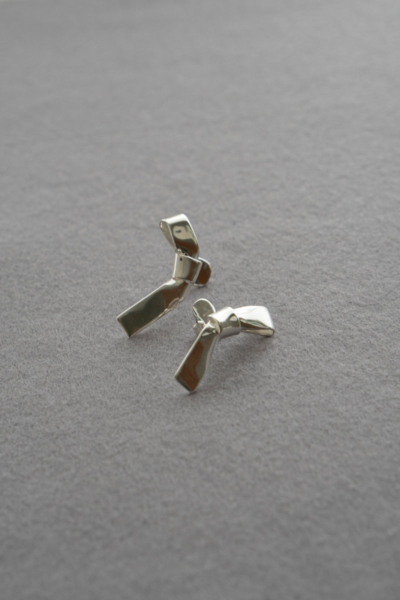 ANNIKAINEZ Cravat pierced earrings /SV 
