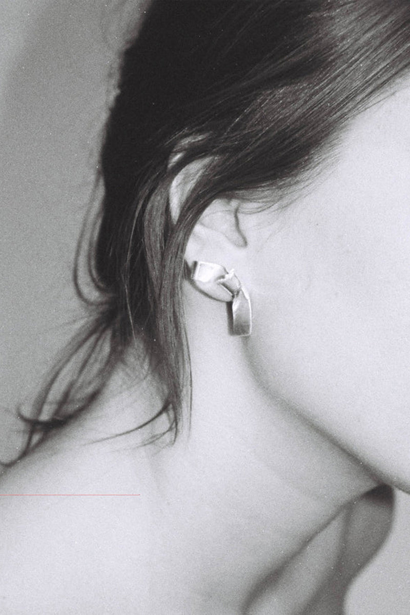 ANNIKAINEZ Cravat pierced earrings /SV 