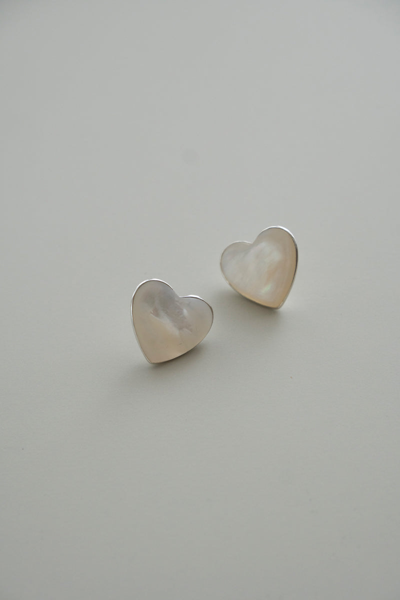 ANNIKAINEZ Mother of pearl heart pierced earrings SML/SV