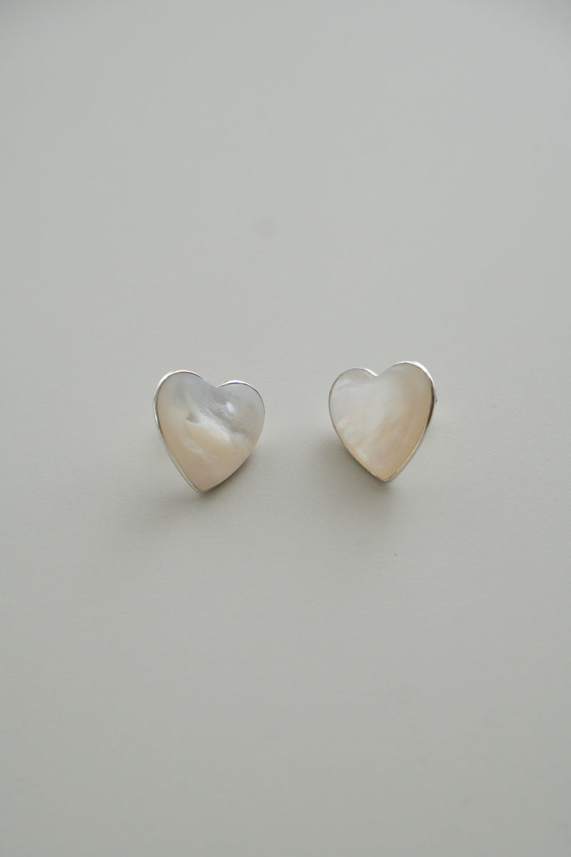 ANNIKAINEZ Mother of pearl heart pierced earrings SML/SV