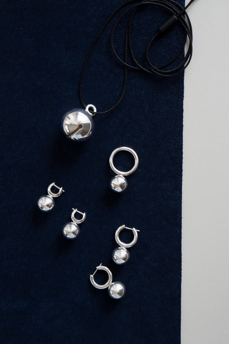 ANNIKAINEZ Pivot Sphere Hoop Pierced Earrings Lrg /SV