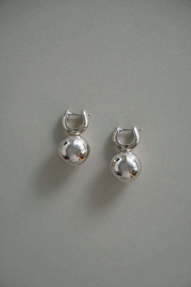 ANNIKA INEZ Pivot Sphere Hoop pierced earrings Sml /SV