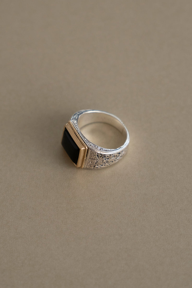 Gerochristo Classic Signet Ring Onyx /SV&amp;K18