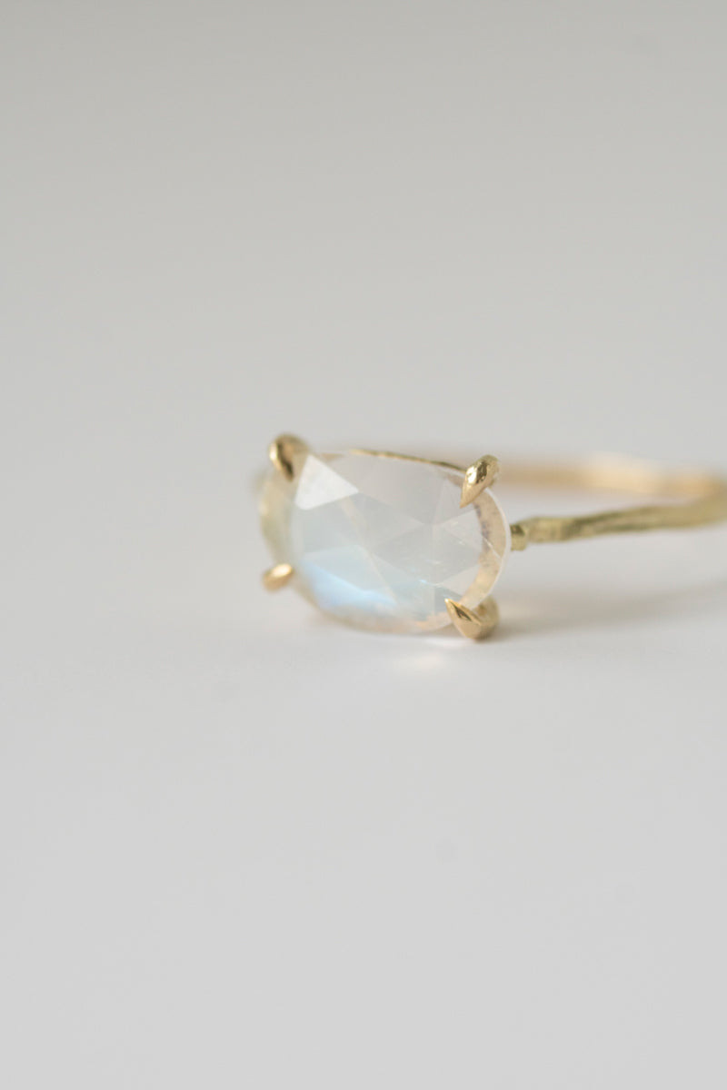 MONAKA jewellery Flat Rainbow moonstone Ring /K14