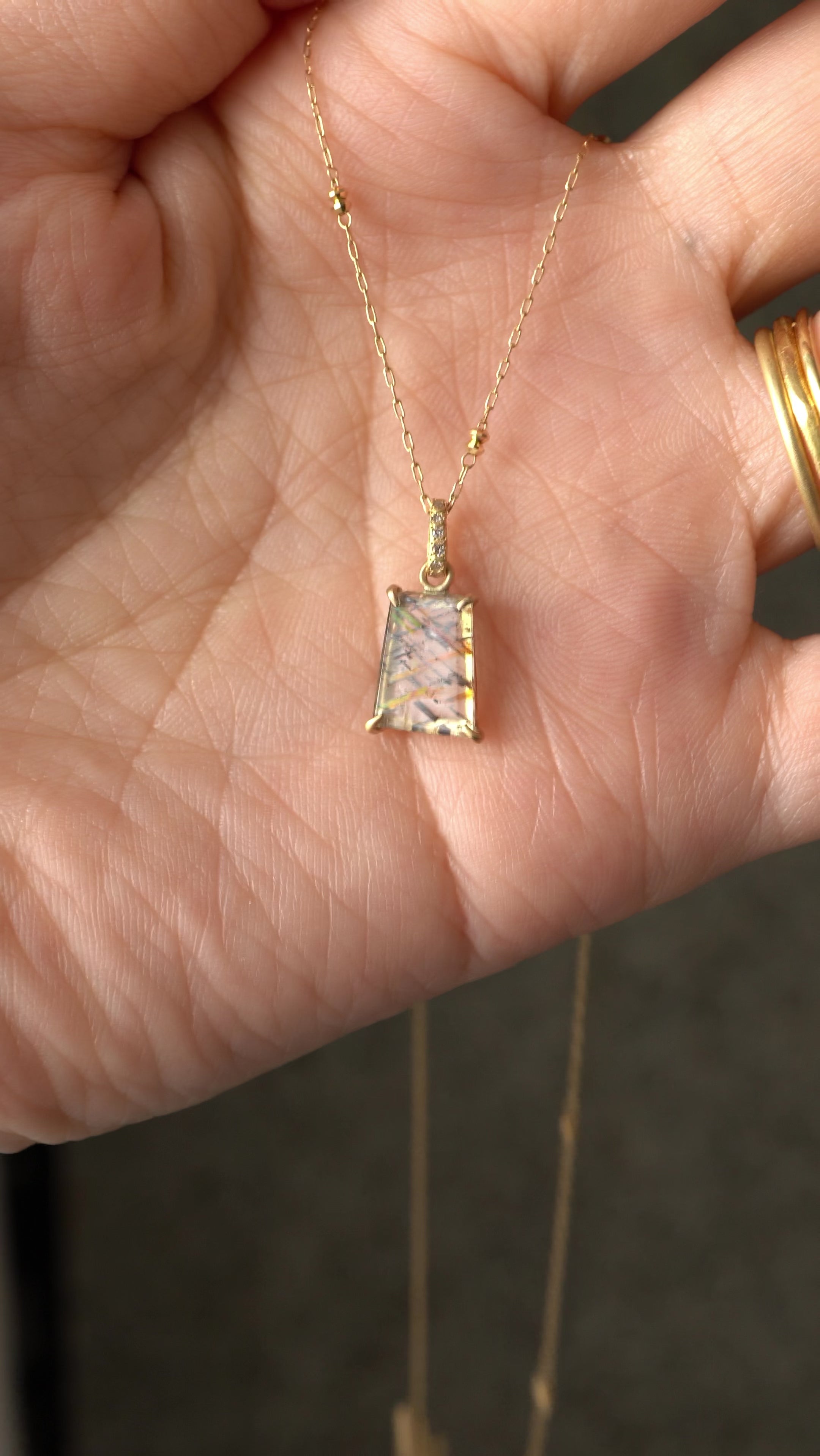 MONAKA jewellery Horse Shoe Rainbow Lattice Sunstone モナカ