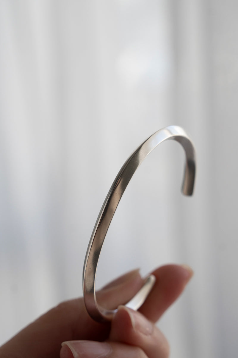 simmon Basic Rhombus Bangle /Silver