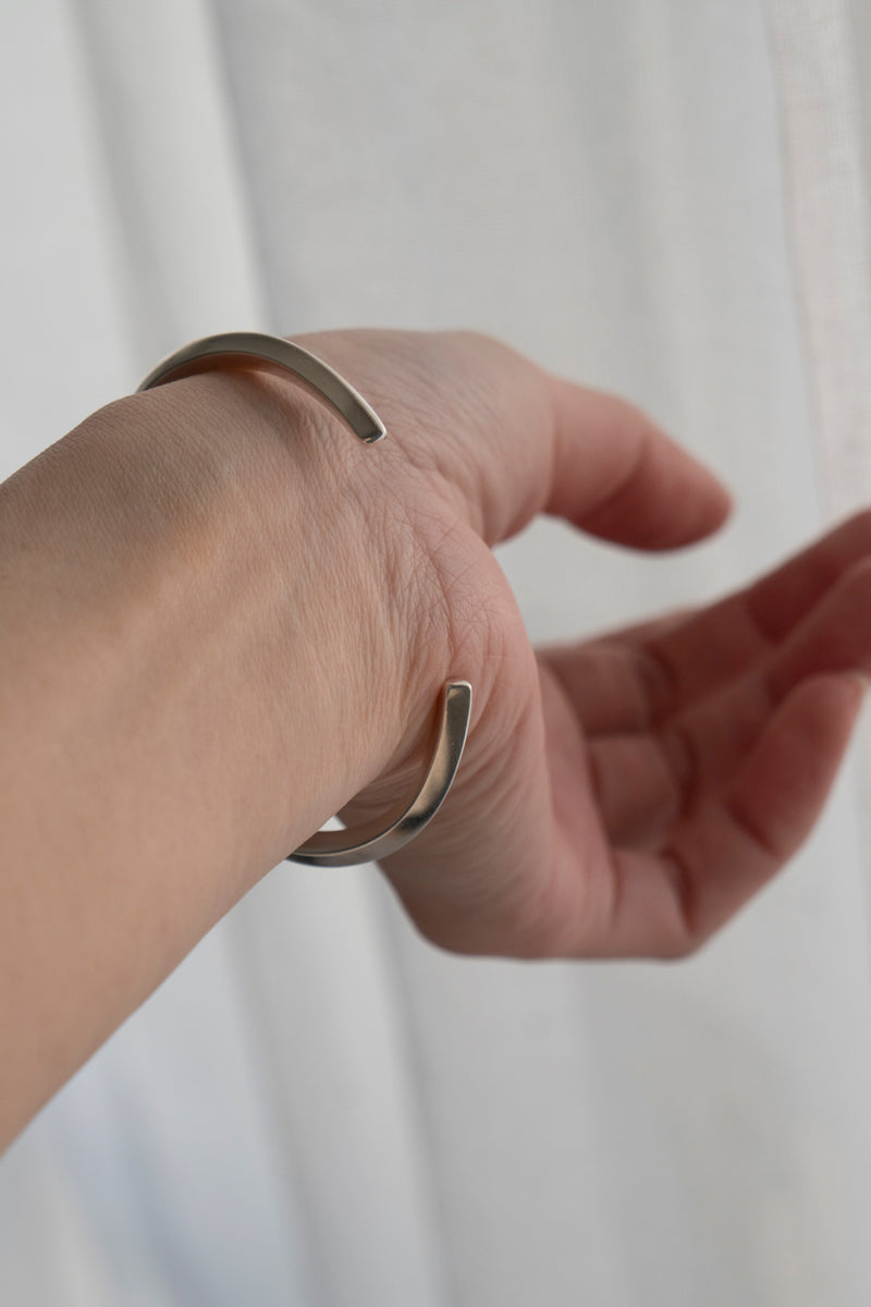 simmon Basic Rhombus Bangle /Silver