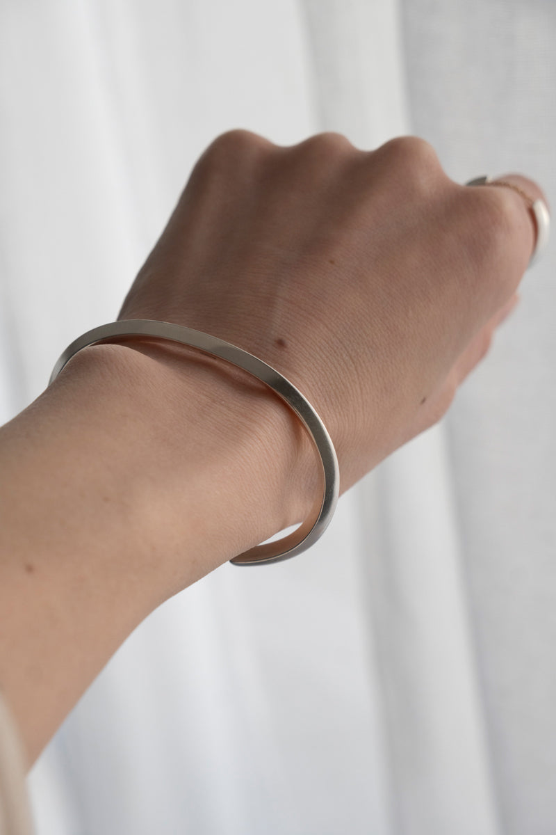 simmon Basic Rhombus Bangle /Silver