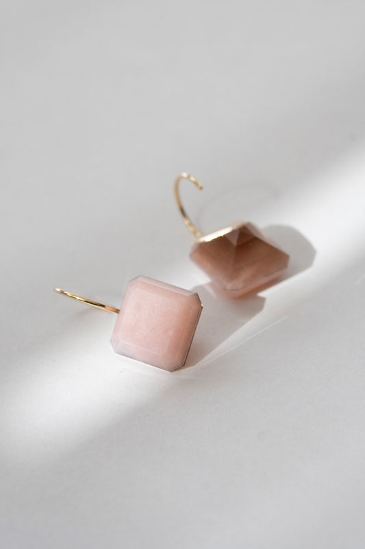 simmon Doublet hook pierced earrings ピンクオパール /K10
