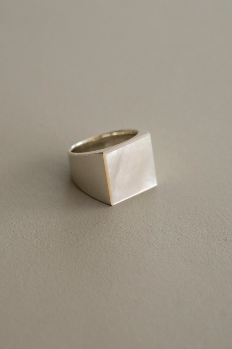 simmon WIDE SQUARE SHELL SIGNET RING 白蝶貝リング /Silver