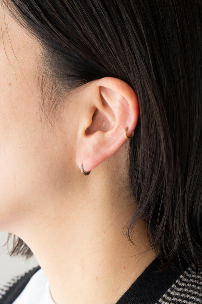 simmon Seta Half Round Pierced Earring /K18