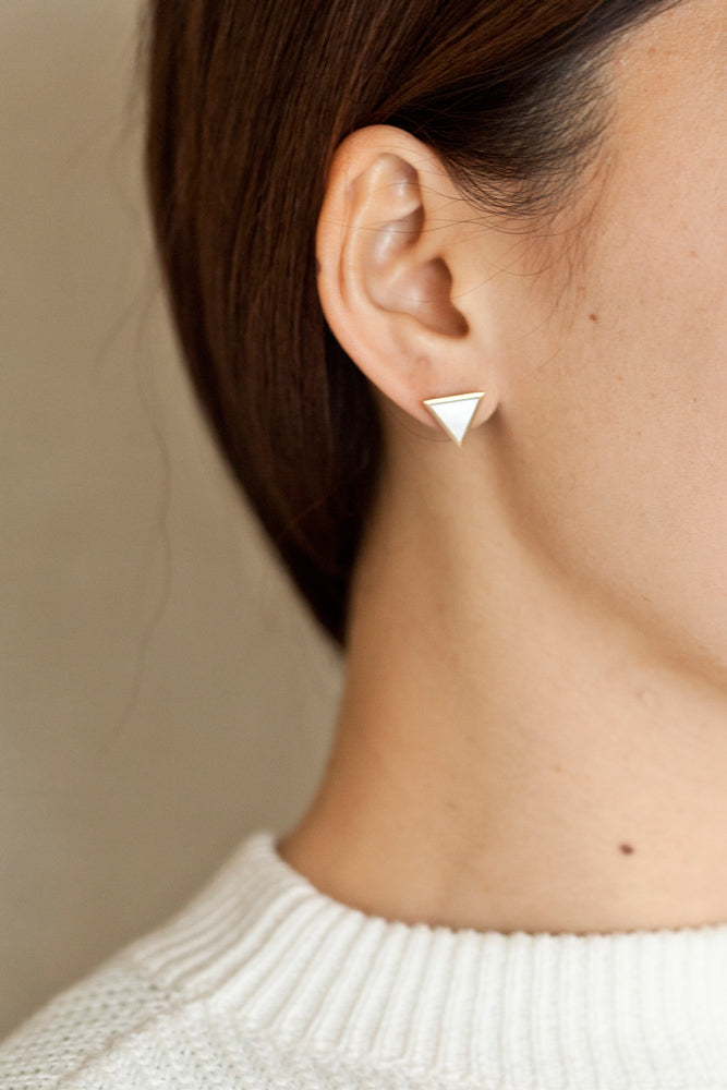 jaren Triangle shell earring ピアス