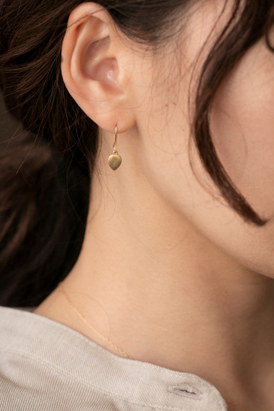 LANA ia lani FLAKES pierce Petal earrings/K18