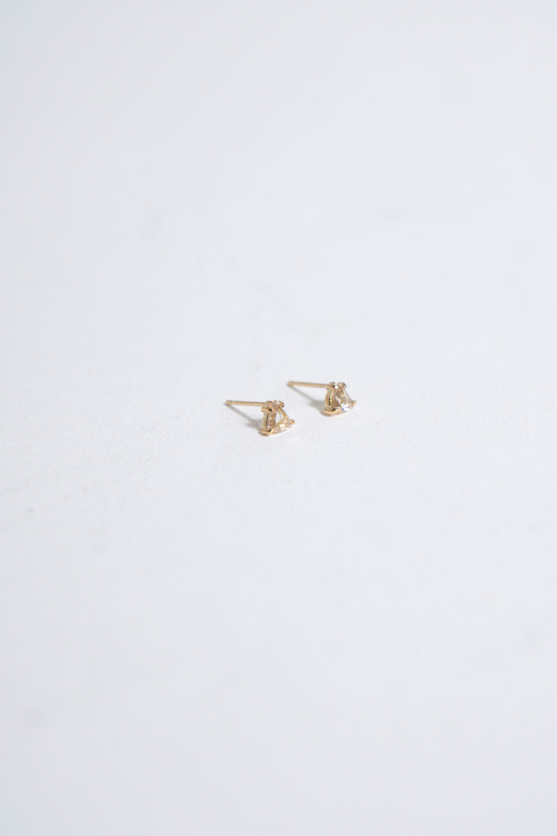 MONAKA jewellery Prong pear shaped diamond Pierce ダイヤモンドペアピアス/K18