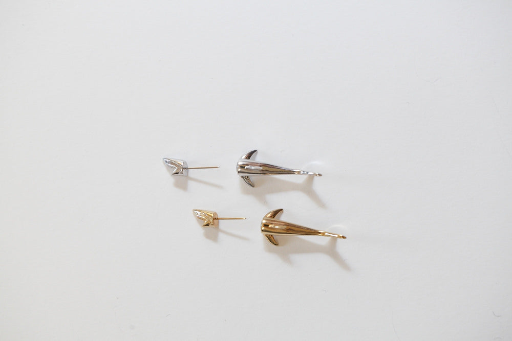 simmon shark earrings
