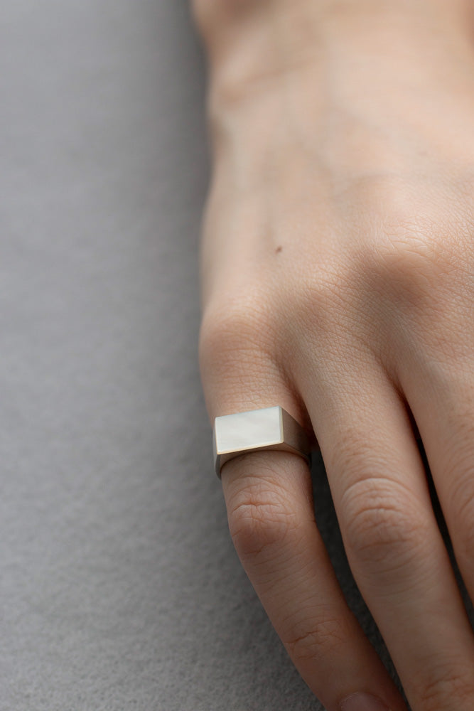 simmon SV & RECTANGLE SHELL SIGNET RING 白蝶貝リング /Silver