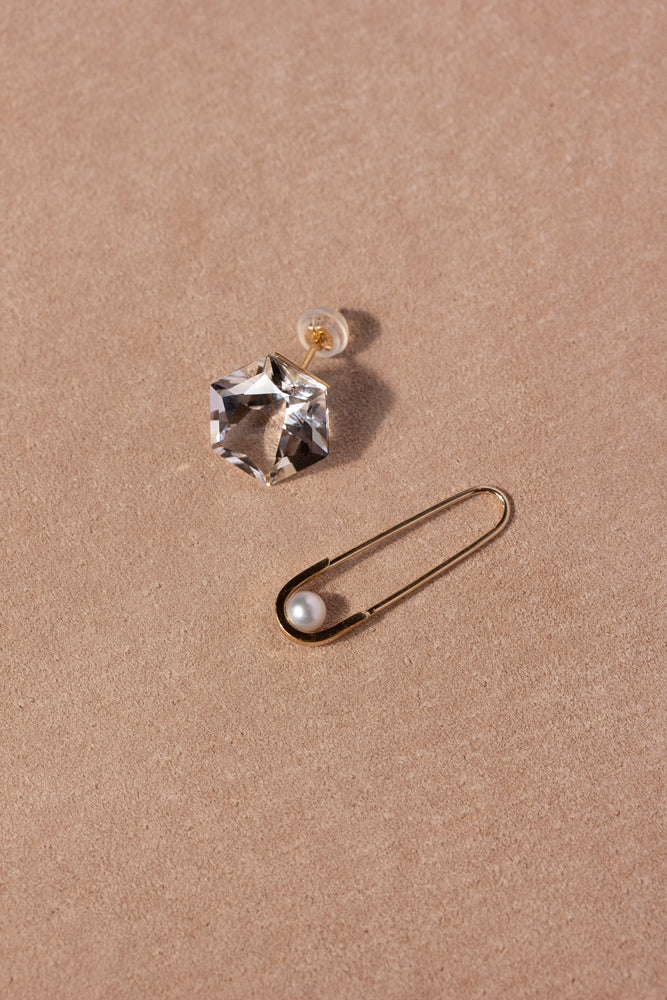simmon Seta Hexagon quartz pierced earring /K18