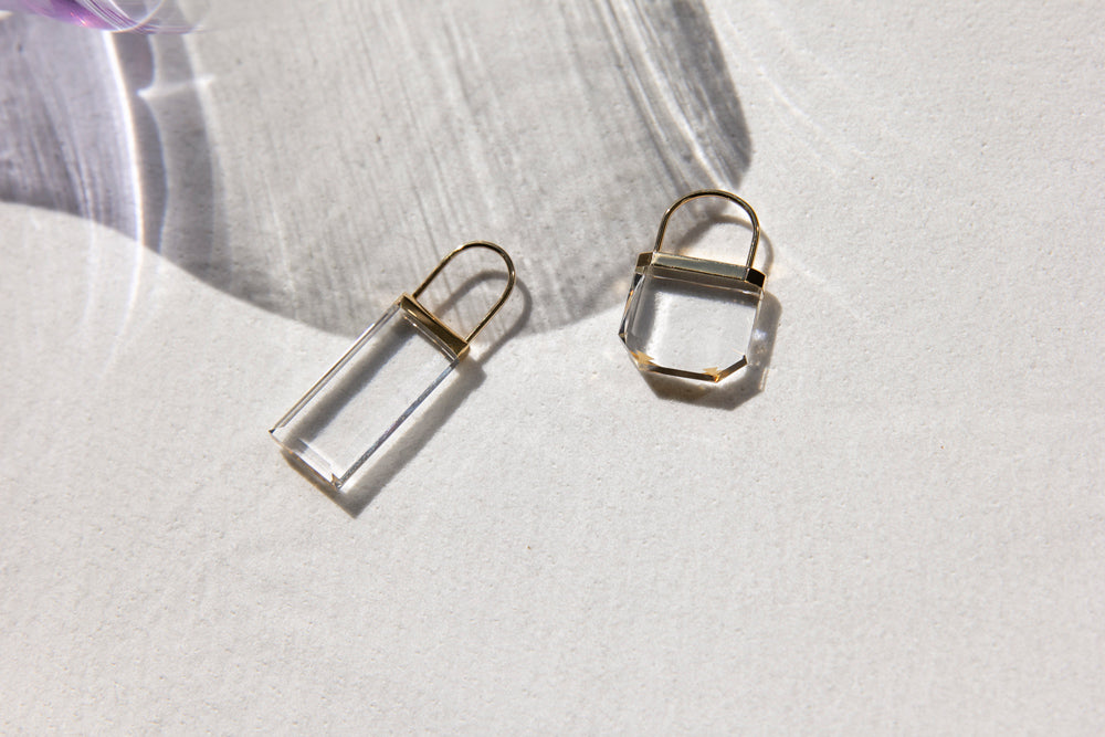 simmon Seta Hang pierced earring Hexagon Hexagonal quartz earrings/K18